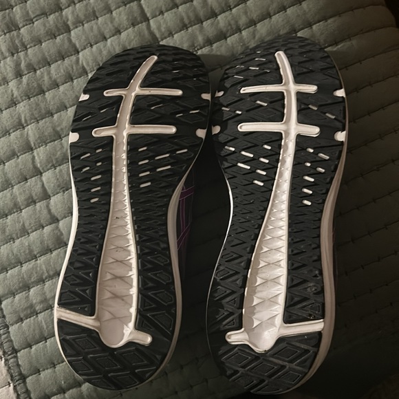 ASICS Women's Patriot 12 Running Shoes - Picture 8 of 8